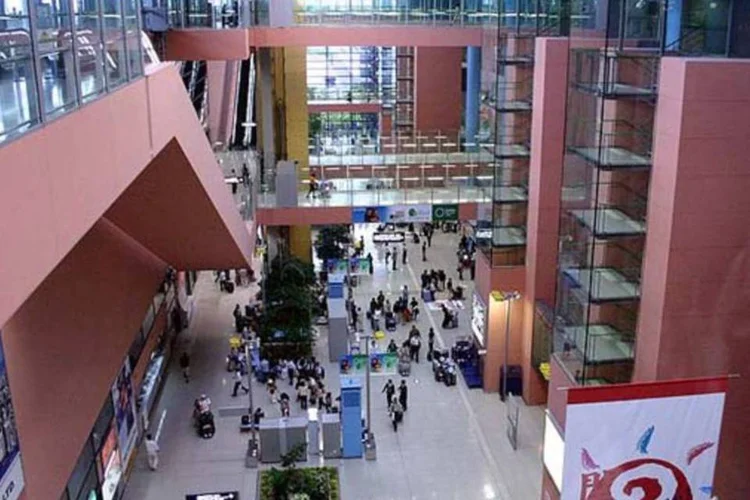 Aeroporto em Kansai, no Japão : nessa região, se pede uma economia de 10%