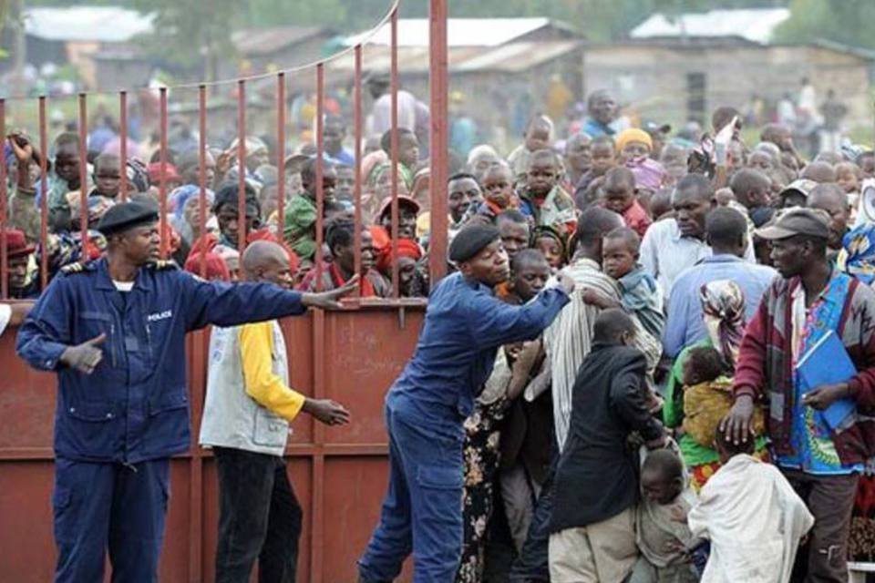 Confrontos deixam mais de 100 mil refugiados no Congo