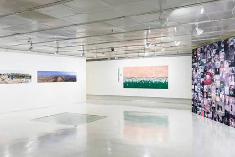 
	Exposi&ccedil;&atilde;o no Ita&uacute; Cultural: outro recurso dispon&iacute;vel na enciclop&eacute;dia ser&atilde;o os v&iacute;deos
 (Divulgação/Facebook/Divulgação)