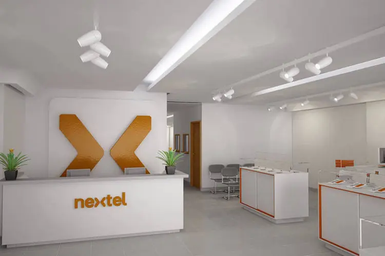 
	At&eacute; o final de dezembro, a Nextel contava com 3,846 milh&otilde;es de acessos no Brasil, contra 4,115 milh&otilde;es em 2011
 (Divulgação)