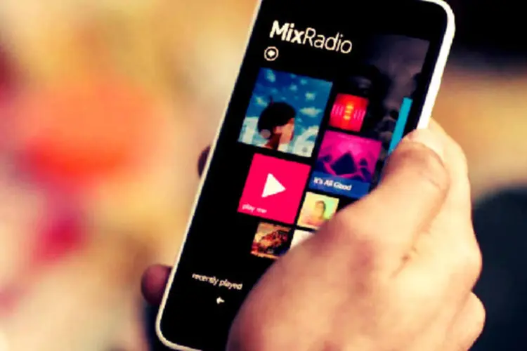 
	Lumia 630, smartphone da Nokia: faz parte do neg&oacute;cio o direito de uso da marca Nokia por mais dez anos pela Microsoft
 (Youtube/Nokia)