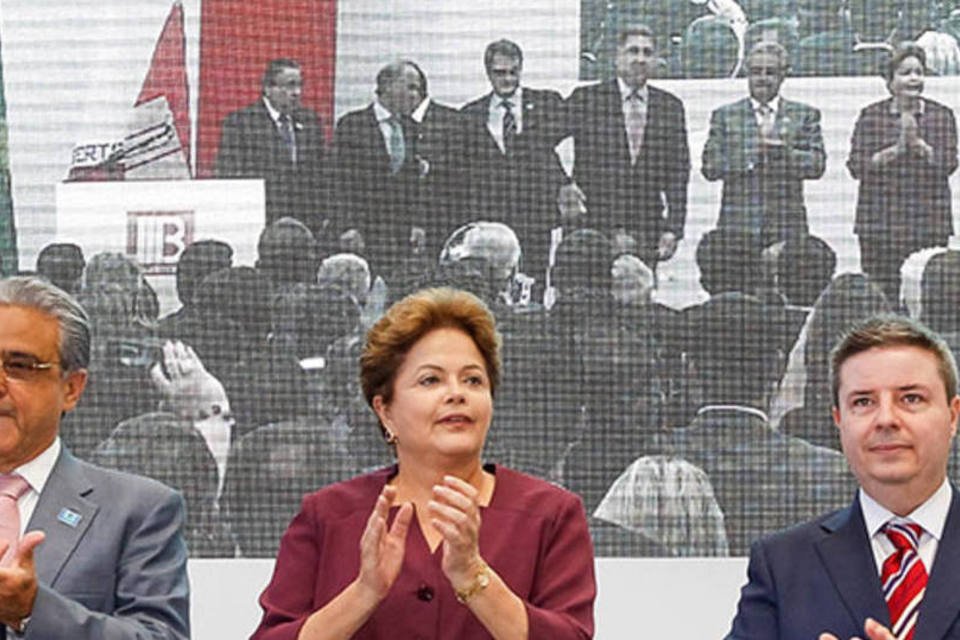 Dilma comenta ação oficial para reduzir custo industrial