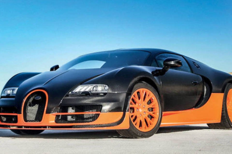 Garoto de 13 anos acelera Bugatti Veyron a mais de 300 km/h