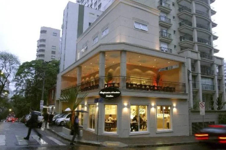 Esquina das ruas José Maria lisboa e Padre João Manuel, no Jardim Paulista (VEJA SAO PAULO)