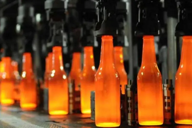 A Ambev registrou aumento de 4 % nas vendas de cerveja no primeiro trimestre e de 7,4 % no segmento de bebidas não-alcoólicas