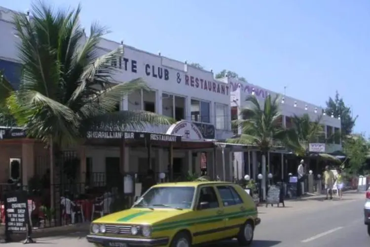 
	G&acirc;mbia: Tiros foram disparados nos arredores do pal&aacute;cio presidencial, na capital Banjul, &agrave; noite
 (wikimedia commons)