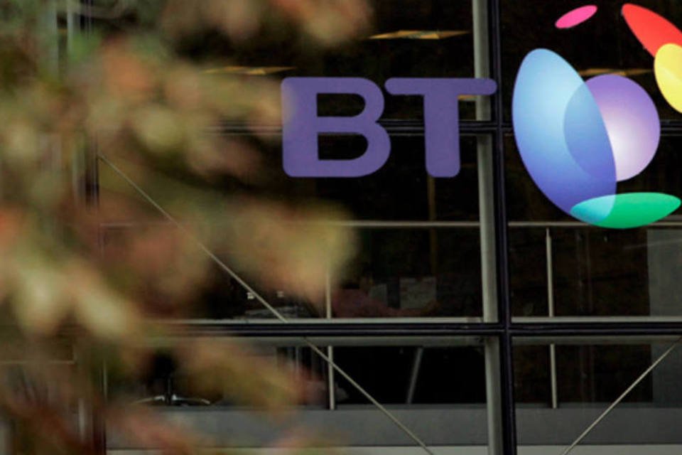 BT acerta acordo por EE e captará £1 bi com oferta de ações