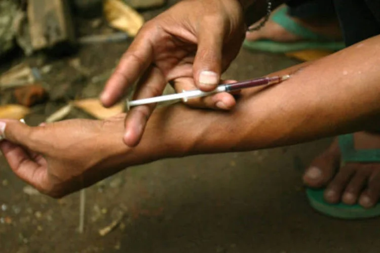 Drogas injetáveis: inundação do mercado norte-americano com drogas sintéticas cada vez mais potentes tem levado a um grande aumento na taxa de mortalidade por overdoses (Paula Bronstein/Getty Images)