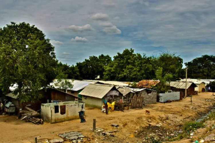 
	Campo de refugiados em Tamil Nadu, &Iacute;ndia: bombas estavam guardadas em uma casa da regi&atilde;o quando detonaram
 (EC/ECHO Arjun Claire)