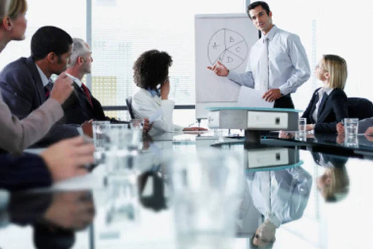 Empresas: pesquisa do Ifo mostrou que as empresas se tornaram mais otimistas sobre suas perspectivas futuras, com as expectativas de negócios melhorando ante o mês anterior (Getty Images)