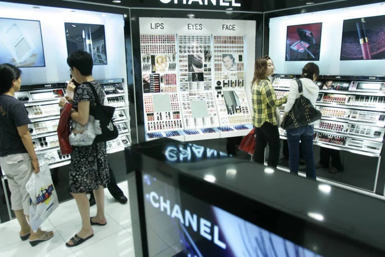 Free shop: para adquirir os produtos destas lojas, que são isentos de tributos, o passageiro terá que continuar apresentando o passaporte e bilhete de voo internacional (China Photos/Getty Images)