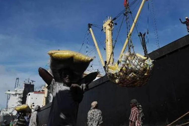 
	Navio somali: 11 ref&eacute;ns foram libertados nesta semana
 (AFP/Arquivos)