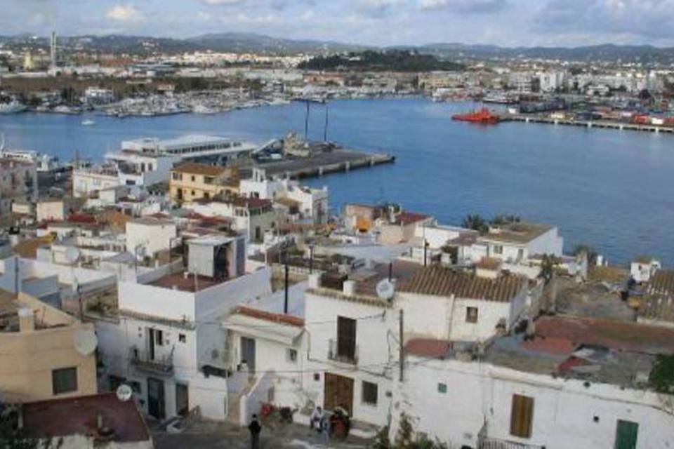 Cem pessoas são evacuadas em Ibiza devido a incêndio