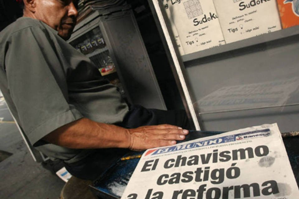 Escassez de papel limita circulação de jornais na Venezuela