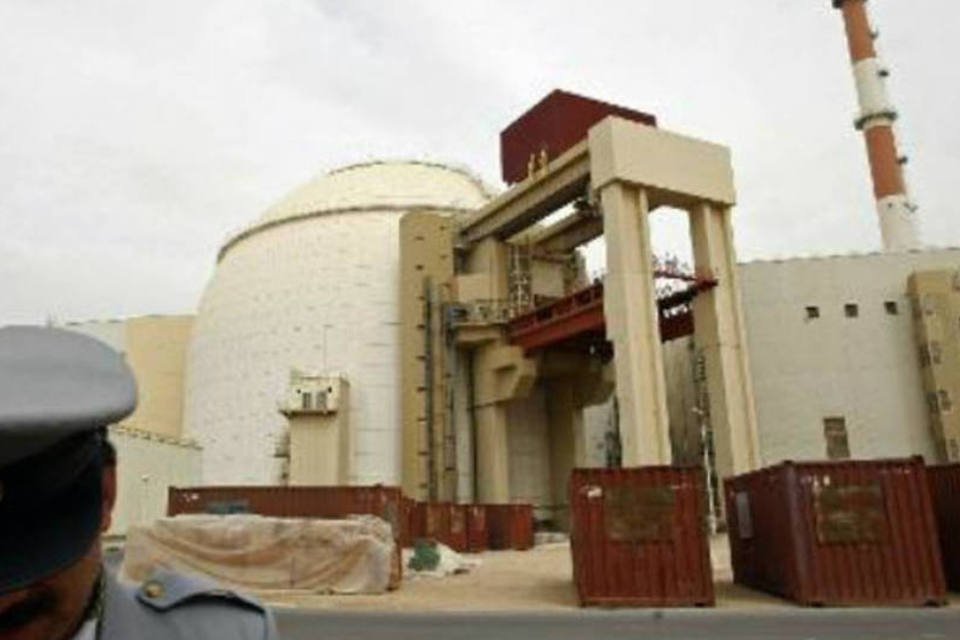Irã assume o controle da central nuclear de Bushehr