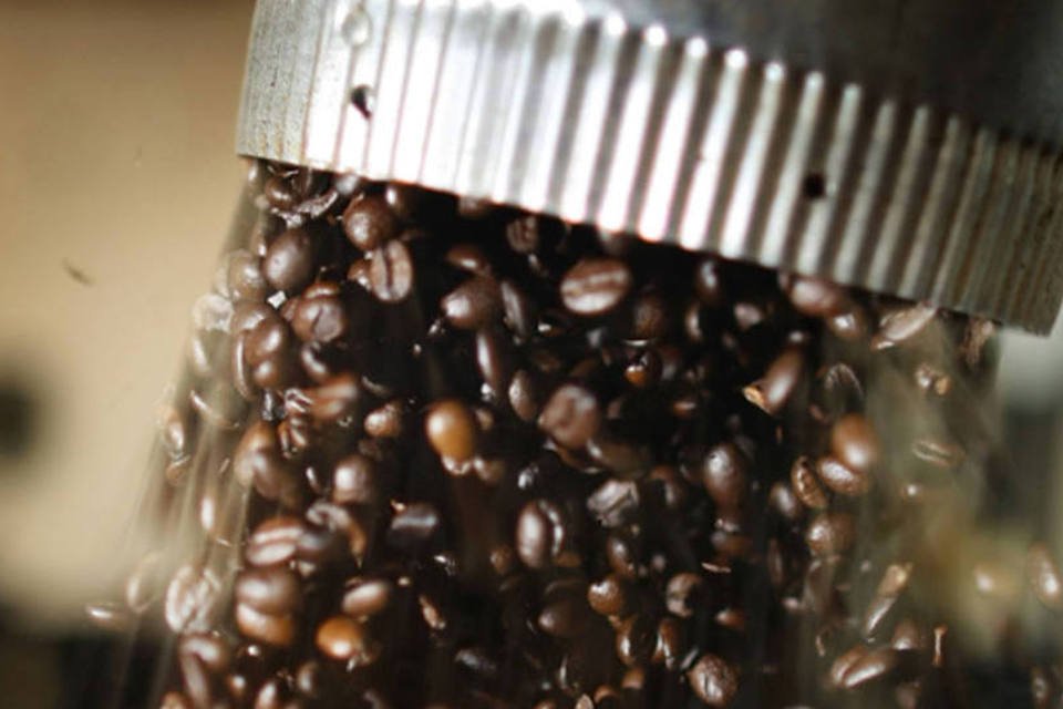Café tem máxima de 15 meses em NY por preocupação com Brasil