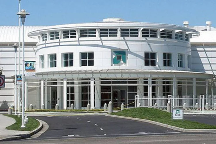 
	Sede da AMD em Sunnyvale, Calif&oacute;rnia: receita no terceiro trimestre foi de 1,46 bilh&atilde;o de d&oacute;lares
 (Wikimedia Commons)