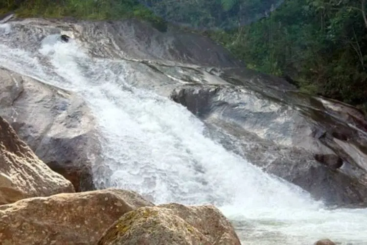 
	Cachoeira do Escorrega, na Serra da Mantiqueira: local &eacute; considerada pelo projeto Biota Fapesp como uma &aacute;rea priorit&aacute;ria para conserva&ccedil;&atilde;o
 (Creative Commons)