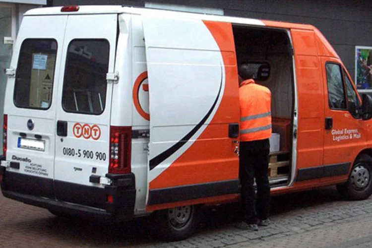 
	TNT Express: companhia afirmou que venderia suas opera&ccedil;&otilde;es na China e no Brasil de modo a melhorar a lucratividade ap&oacute;s preju&iacute;zos em 2012 e 2011
 (Creative Commons)