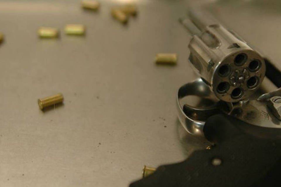 PRF apreende mais de mil balas de fuzil em rodovia do RJ