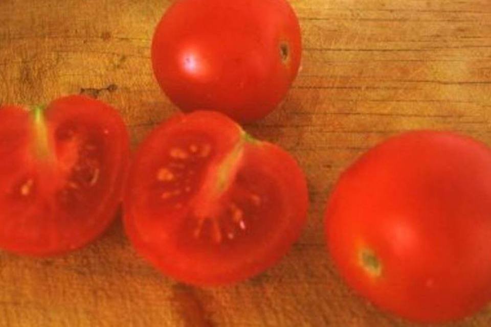 Tomate é o vilão da cesta básica