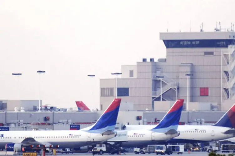 Aviões da Delta Airlines no Aeroporto Internacional Hartsfield-Jackson, em Atlanta, na Georgia (Barry Williams/Getty Images)