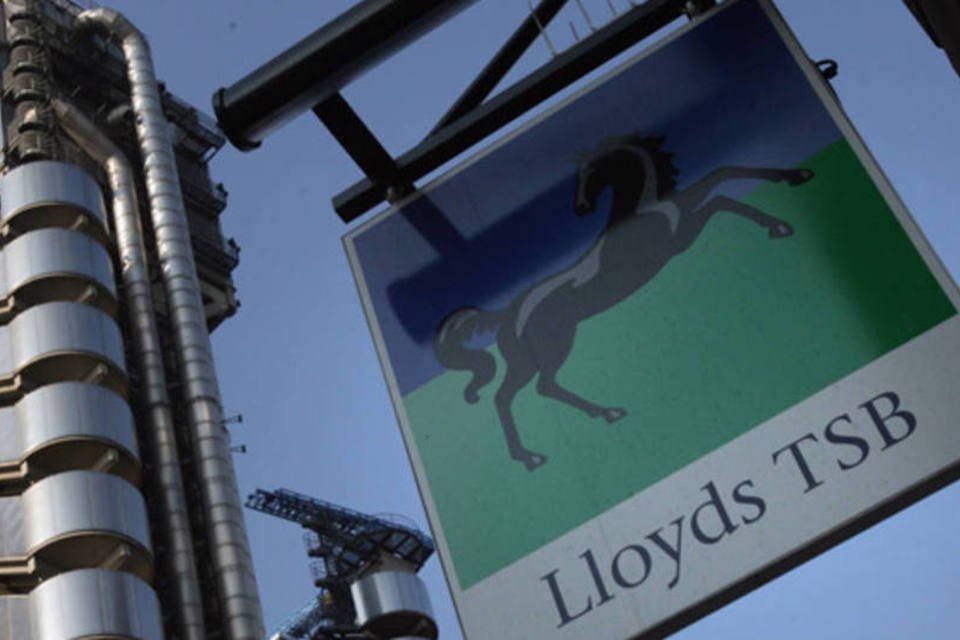 Inglaterra levanta US$5 bi com venda de fatia no Lloyds