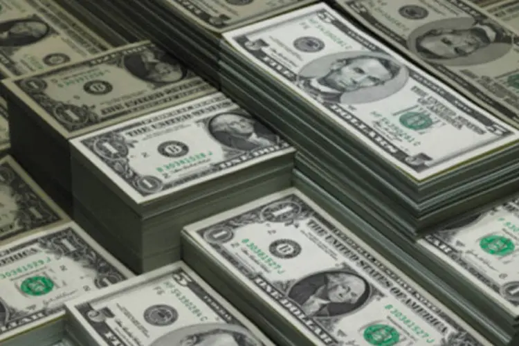Dólar: moeda chegou a abrir em alta, mas passou a cair em relação ao real (Getty Images)