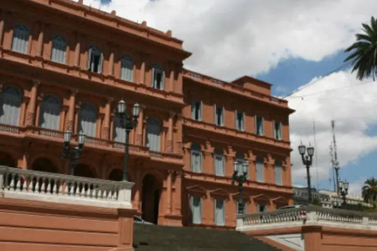 
	Casa Rosada: pesquisas apontam que o representante kirchnerista, Daniel Scioli, ter&aacute; mais eleitores
 (Getty Images)