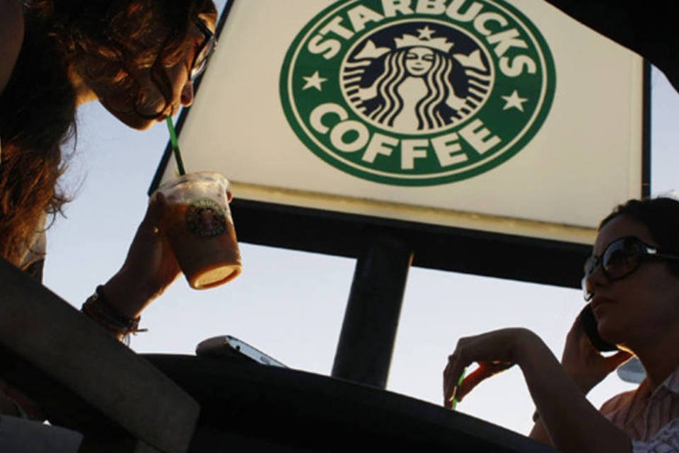 Starbucks é processado por colocar muito gelo nos copos