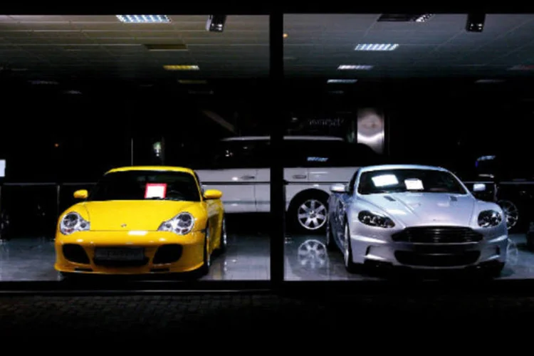 Concessionária de carros - venda de veículos (Vladimir Rys/Getty Images/Getty Images)