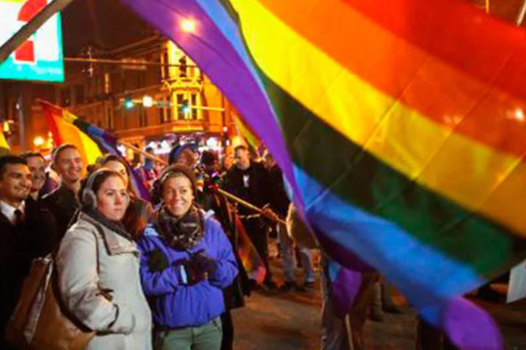 Apoiadores do casamento gay: ordem ocorre após recurso do estado contra decisão segundo a qual proibição de casamentos entre gays viola direitos constitucionais de gays e lésbicas (Scott Olson/Getty Images)