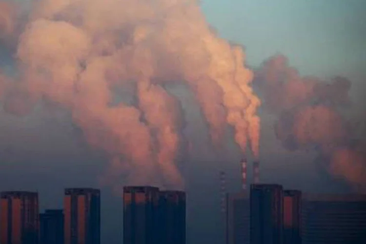 
	Usina chinesa: &quot;Os maiores emissores, que geram o maior impacto em termos de emiss&otilde;es mundiais devem fazer mais para reduzir suas emiss&otilde;es&quot;, considera CDP
 (AFP)