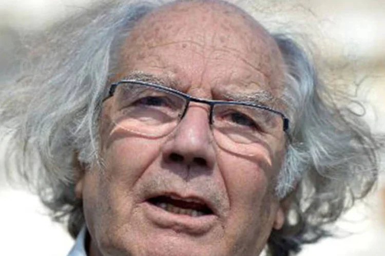 
	Adolfo Perez Esquivel no Vaticano: &quot;o Greenpeace jamais usou a viol&ecirc;ncia como m&eacute;todo de protesto, por isso &eacute; incompreens&iacute;vel a pris&atilde;o preventiva de cada um deles&quot;, disse
 (Vincenzo Pinto/AFP)