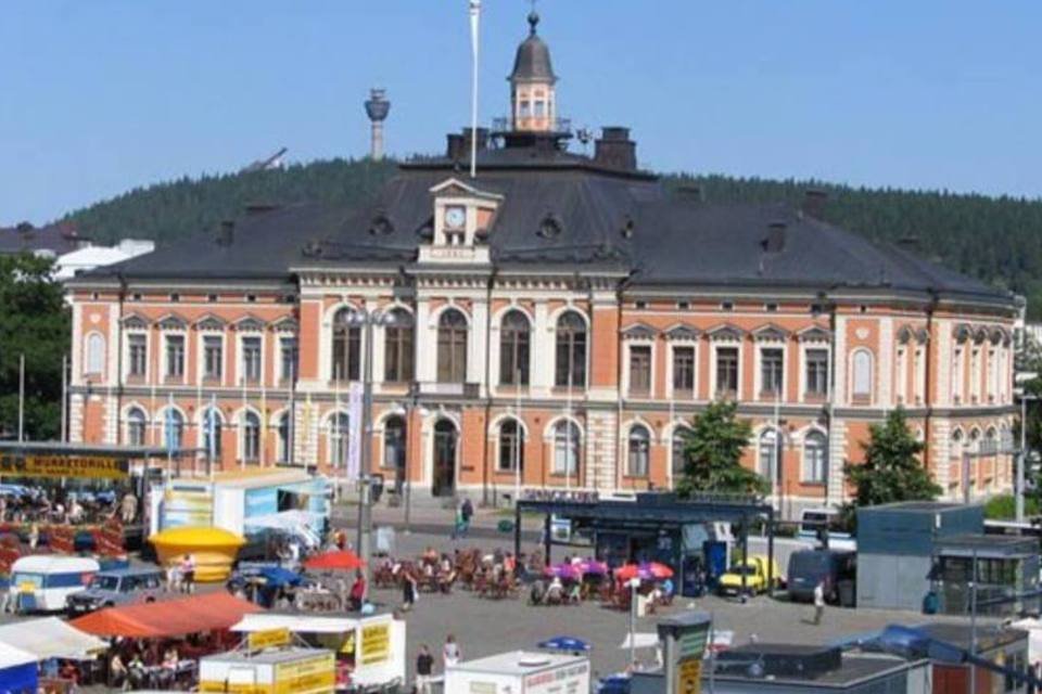 Colégios eleitorais abrem na Finlândia para escolher novo presidente