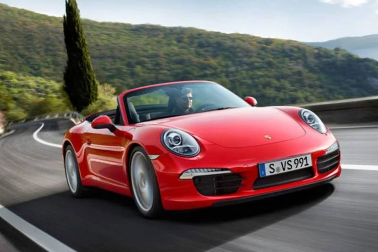 Veículo chegará ao mercado já como modelo 2013, nas versões Carrera e Carrera S (Divulgação)