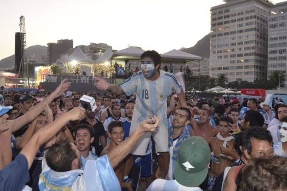 Argentinos fazem público bater recorde no Fifa Fan Fest