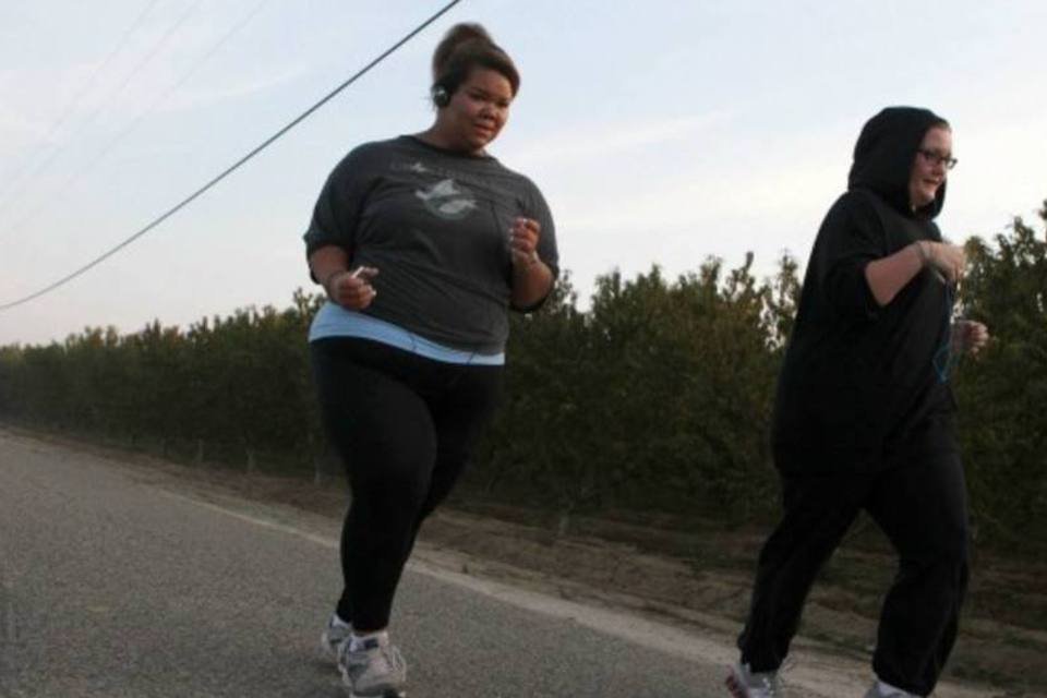 Caminhar uma hora por dia reduz peso do  fator genético da obesidade
