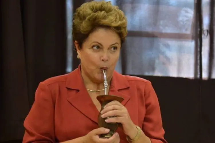
	&quot;A vit&oacute;ria de Dilma traria uma forte corre&ccedil;&atilde;o para baixo nos ativos brasileiros&quot;, afirmou economista Enestor dos Santos
 (Marcelo Camargo/Agência Brasil)