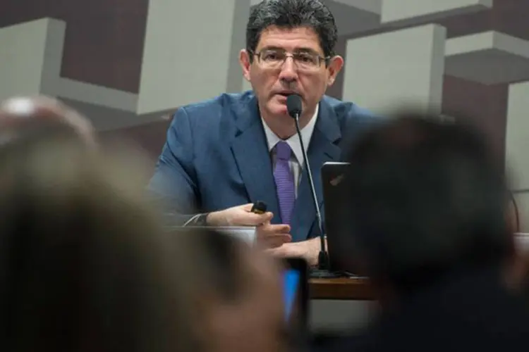 
	Joaquim Levy participa de audi&ecirc;ncia em comiss&atilde;o no Senado: o ministro defendeu o ajuste fiscal
 (Marcelo Camargo/Agência Brasil)