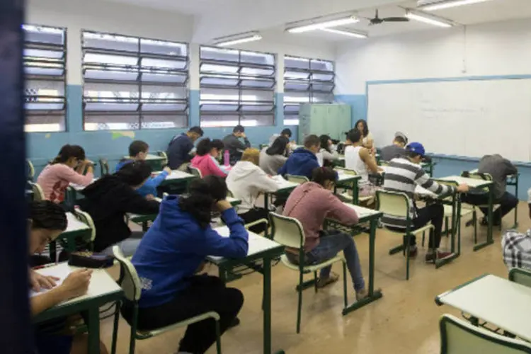 
	Alunos prestam prova de vestibular: prova da Unesp teve&nbsp;11.260 inscritos
 (A2 Fotografia / José Luís da Conceição)