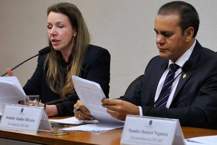 
	Relatora da CPI, a senadora Vanessa Graziotin lamentou a postura do ex-auditor do Carf. Durante a oitiva, Cortez se negou a responder todas as perguntas feitas a ele
 (Agência Brasil/Antonio Cruz)