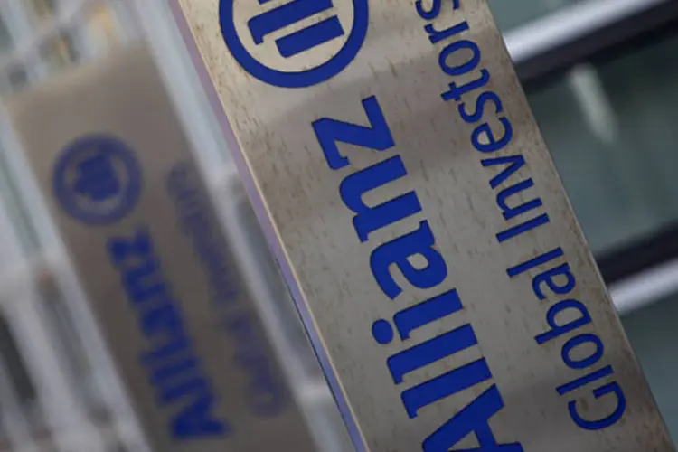 
	Logo da Allianz: companhia espera que o lucro operacional com administra&ccedil;&atilde;o de recursos caia entre 2,5 bilh&otilde;es e 2,9 bilh&otilde;es de euros este ano, ante 3,2 bilh&otilde;es em 2013
 (Miguel Villagran/Getty Images)