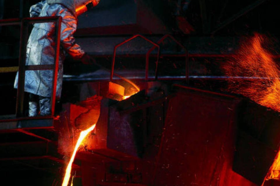 Produção de aço na China terá recorde em 2013