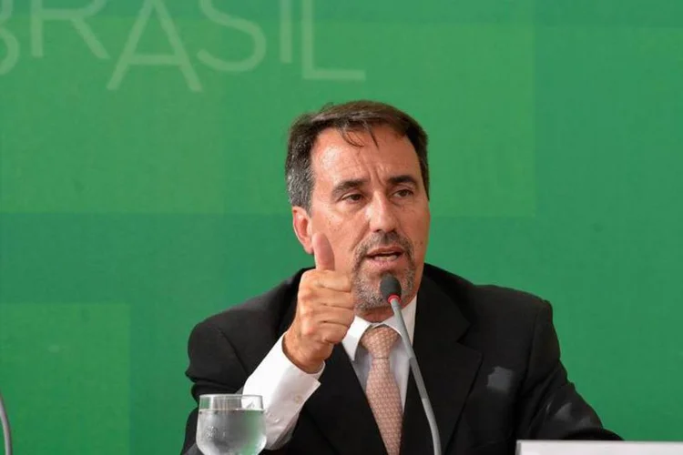 
	Gilberto Occhi: no dia 17 de maio, o Minist&eacute;rio das Cidades revogou uma portaria que autorizava a amplia&ccedil;&atilde;o do programa habitacional
 (Agência Brasil/Wilson Dias/Agência Brasil)