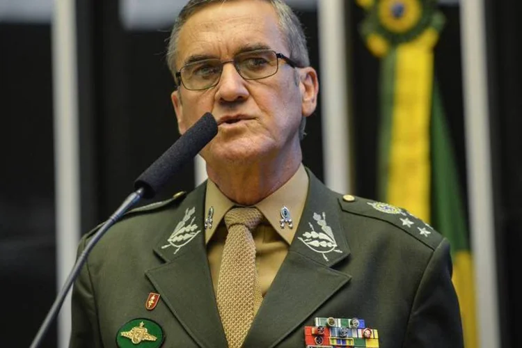 Villas Bôas: general usou o Twitter para dizer que o Exército repudia a impunidade e está à disposição da Nação brasileira (Antonio Cruz/Agência Brasil)