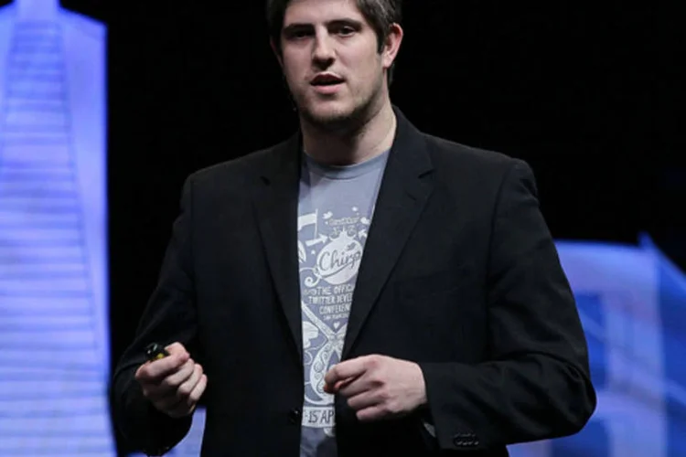 Ryan Sarver, então como diretor de plataforma do Twitter, durante apresentação na primeira Chirp, Conferência de Desenvolvedores do Twitter (Justin Sullivan/Getty Images)
