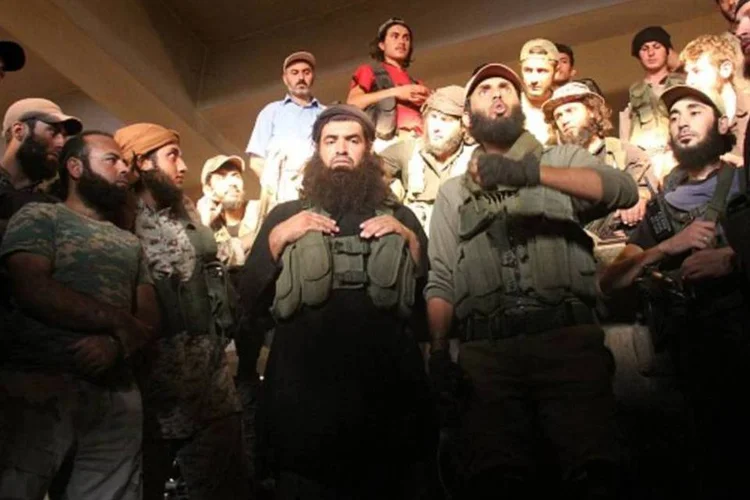 
	al-Nusra: Abu Omar Saraqeb faleceu junto com outros l&iacute;deres rebeldes que estavam reunidos com ele na noite de quinta-feira (8)
 (Getty Images)