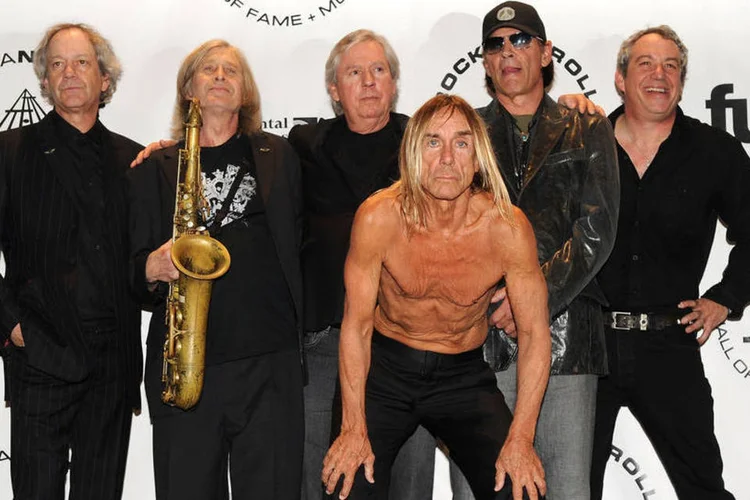 
	A banda The Stooges de Iggy Pop e o saxista Steve Mackay: &quot;Cada vez que punha o sax nos l&aacute;bios e tocava iluminava o caminho e encantava a todos&quot;
 (Getty Images / Stephen Lovekin)