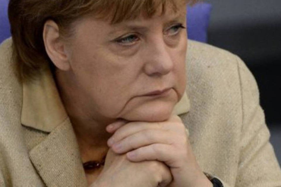 Crescimento precário "levaria ao início da crise", diz Merkel